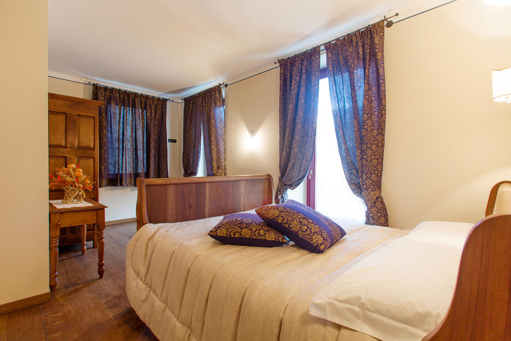 A' La Table Du Sommelier Chambres D Hotes & Restaurant Saint-Vincent Pokoj fotografie